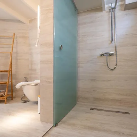 Pallazzo Dei Miracoli - Luxe 3br Sea & Old Port Terrace View Apartment *