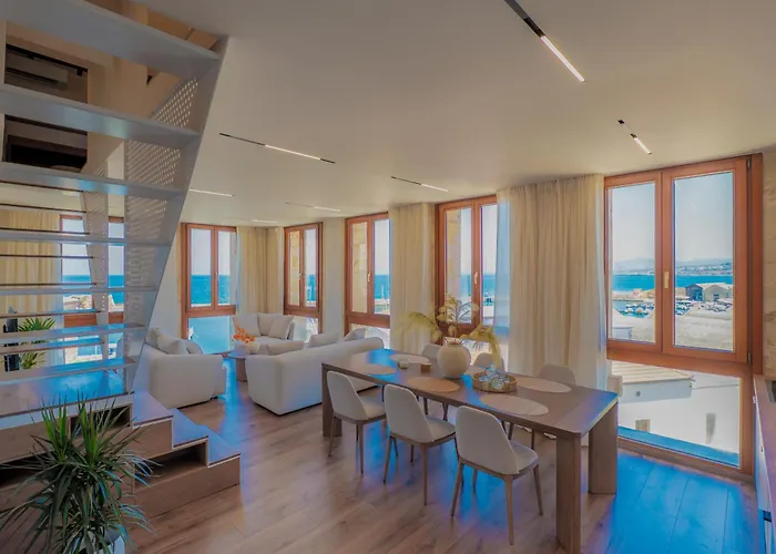 Pallazzo Dei Miracoli - Luxe 3br Sea & Old Port Terrace View Apartment Chania (Crete)