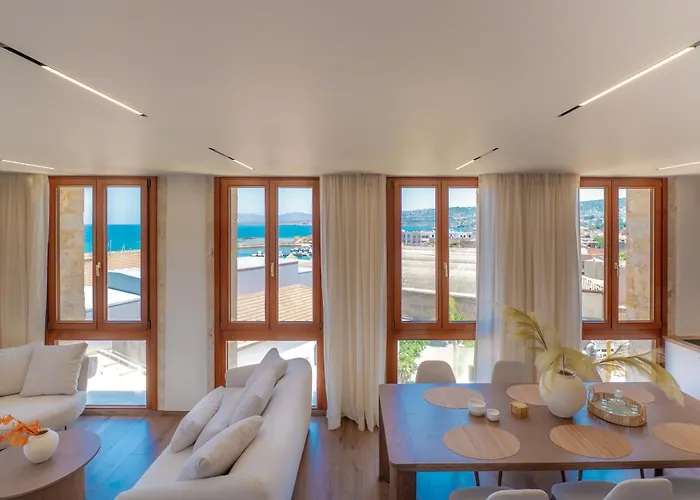 Pallazzo Dei Miracoli - Luxe 3br Sea & Old Port Terrace View Apartment