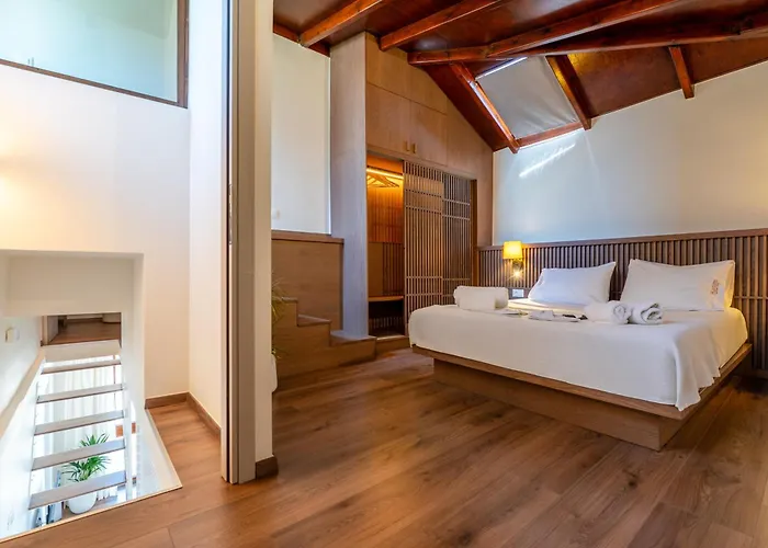 Pallazzo Dei Miracoli - Luxe 3br Sea & Old Port Terrace View Apartment *