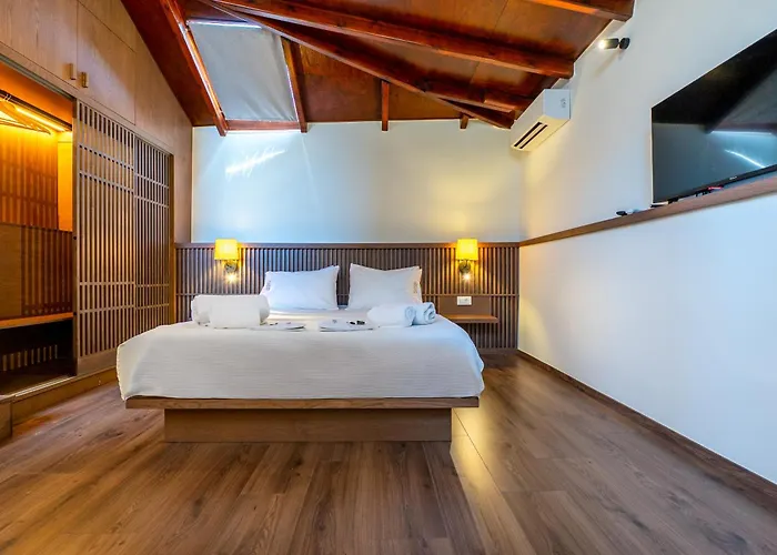 Pallazzo Dei Miracoli - Luxe 3br Sea & Old Port Terrace View Apartment *