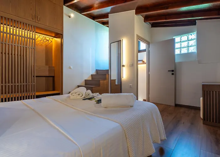 Pallazzo Dei Miracoli - Luxe 3br Sea & Old Port Terrace View Chania (Crete)