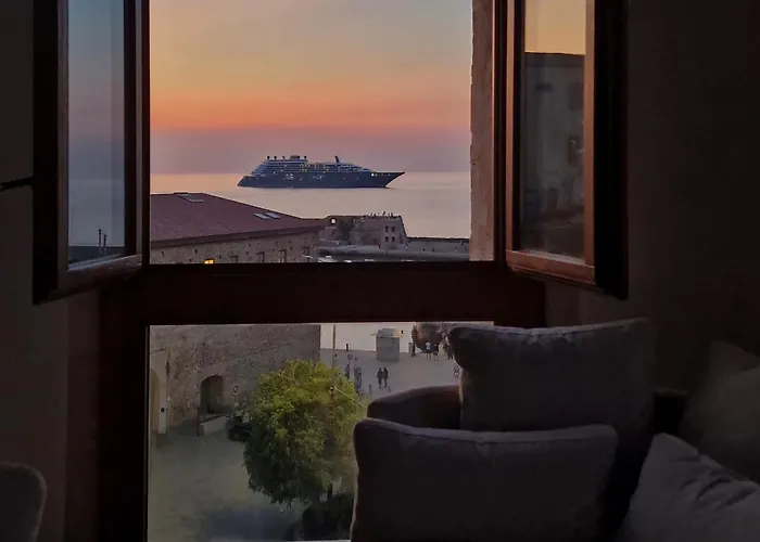 Pallazzo Dei Miracoli - Luxe 3br Sea & Old Port Terrace View