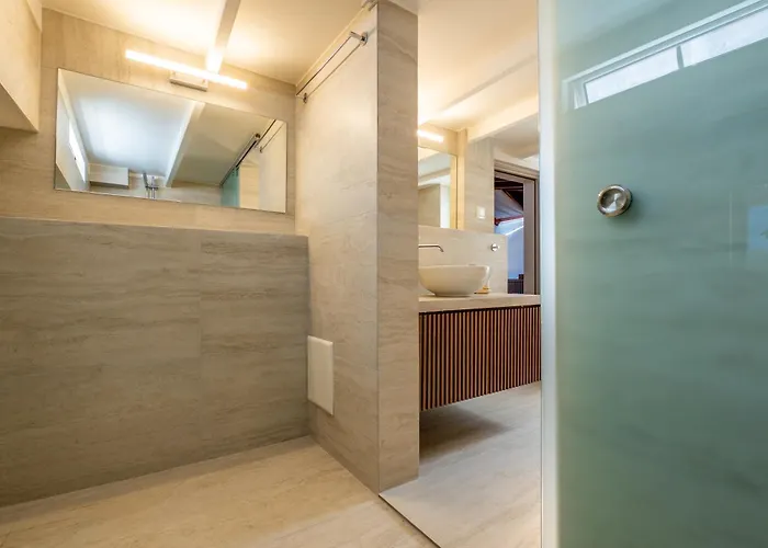 Pallazzo Dei Miracoli - Luxe 3br Sea & Old Port Terrace View